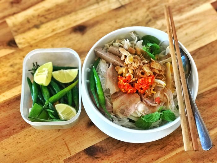 Mắm nêm nguyên chất đậm đà – đặc sản từ cá biển lên men, thích hợp chấm thịt luộc, bún mắm nêm hoặc pha nước chấm ngon